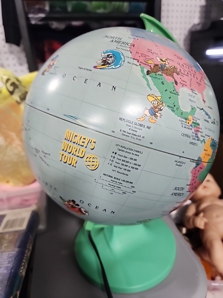 Vintage Micky Mouse Globe